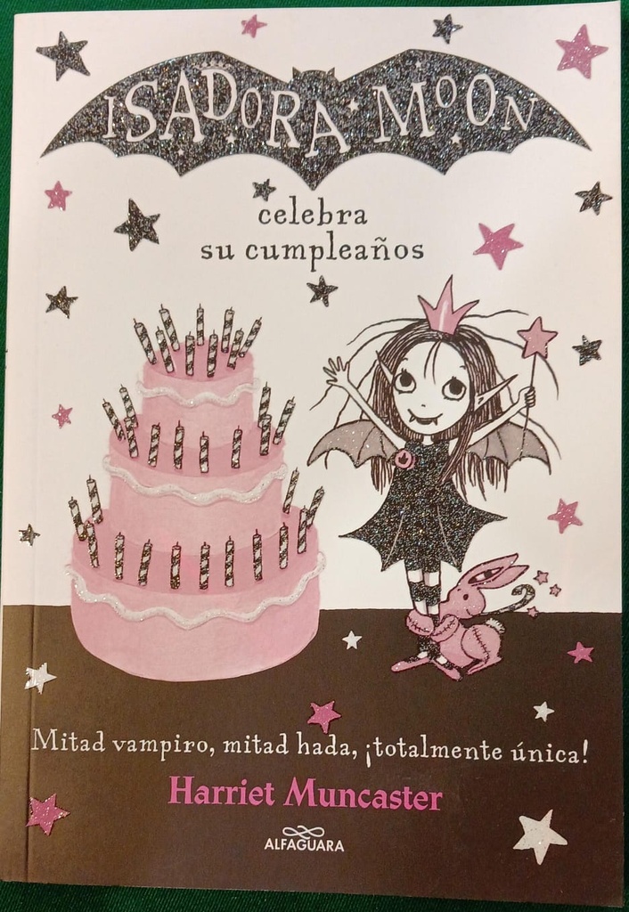 ISADORA MOON CELEBRA SU CUMPLEAÑOS